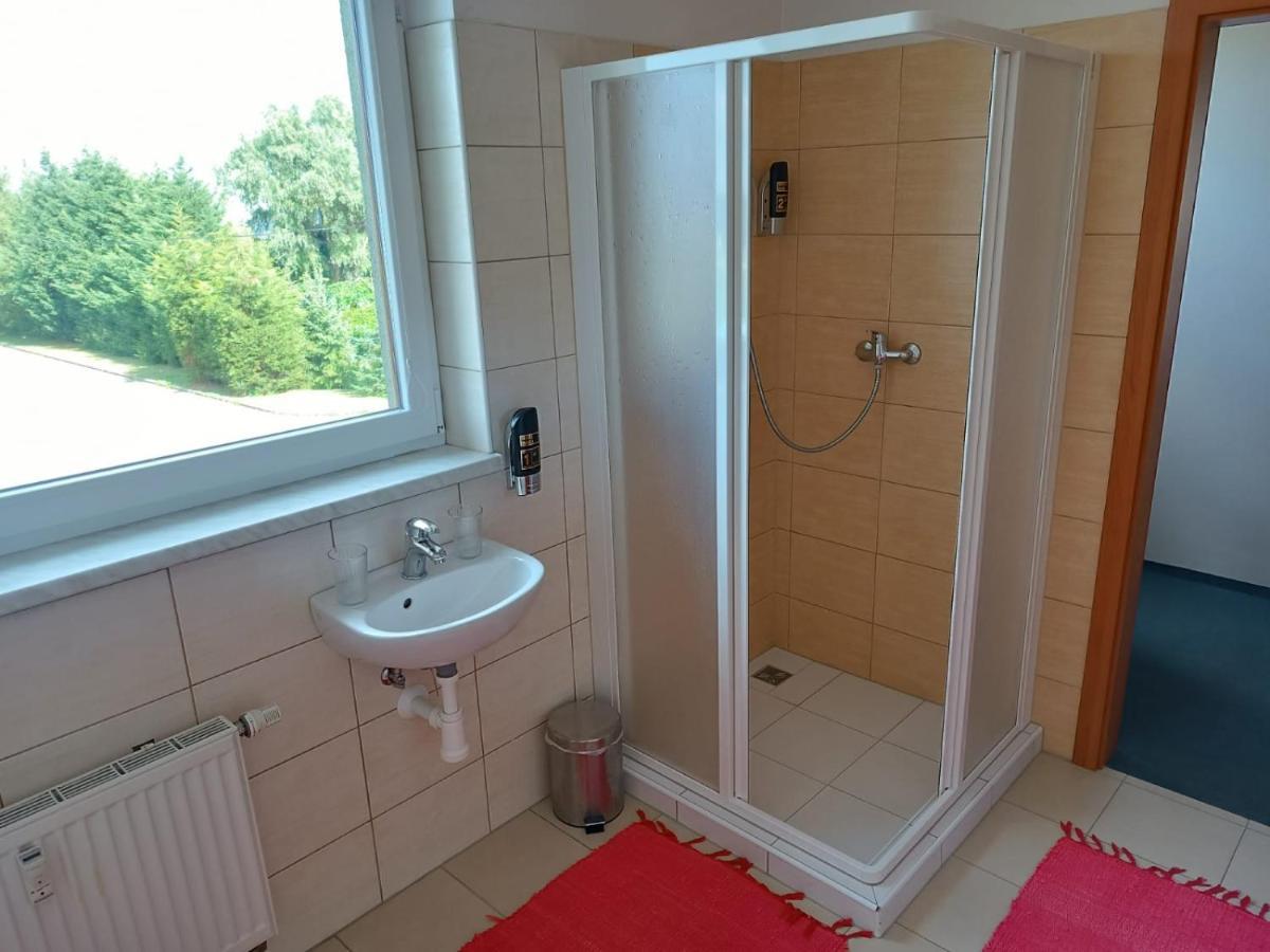 Restaurace a Penzion U Lesa Havířov Esterno foto