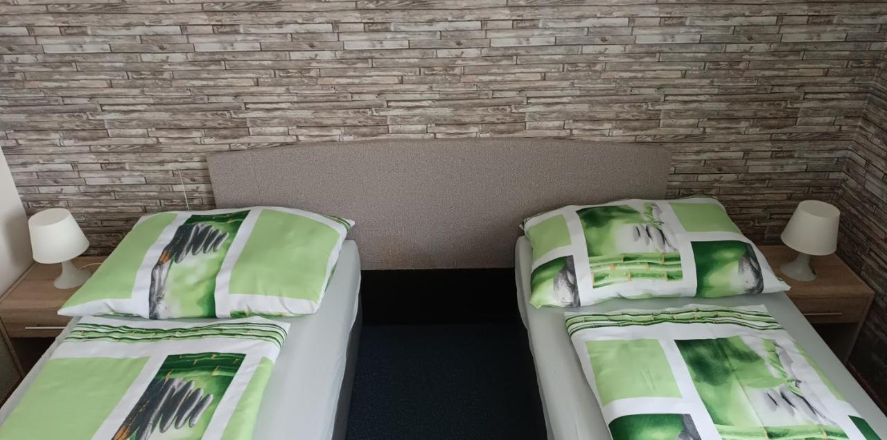 Restaurace a Penzion U Lesa Havířov Esterno foto
